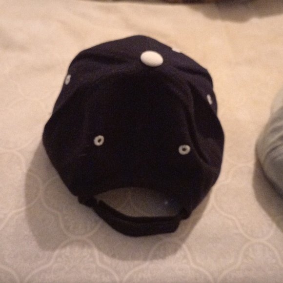 Baseball cap - Picture 4 of 7